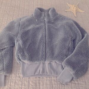 ALO CROP SWEATER W HOOD (Worn twice)